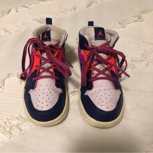 fire pink Jordan’s 1 mid Jordan’s kids size 10 used
